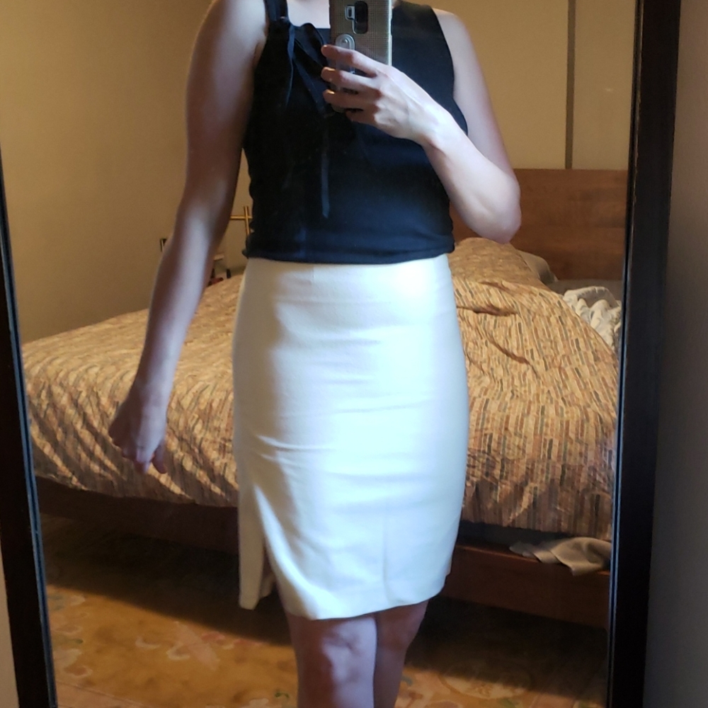 Stunning, Wool Pencil Skirt